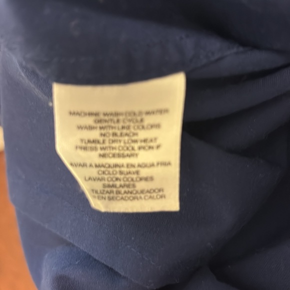 It's a long sleeve woman blouse in excellent condition. Navy blue - Picture 4 of 4